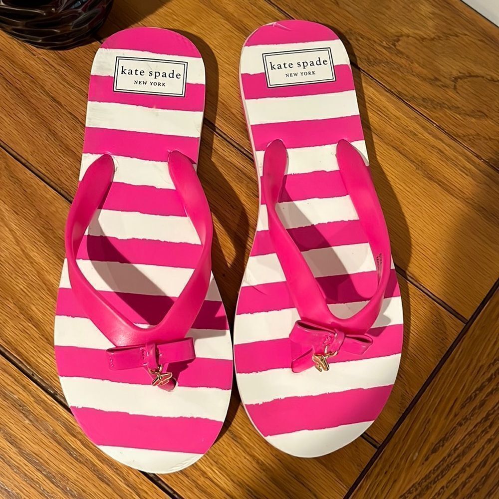 Kate Spade Fifi Charm Stripe Sandals size 8.